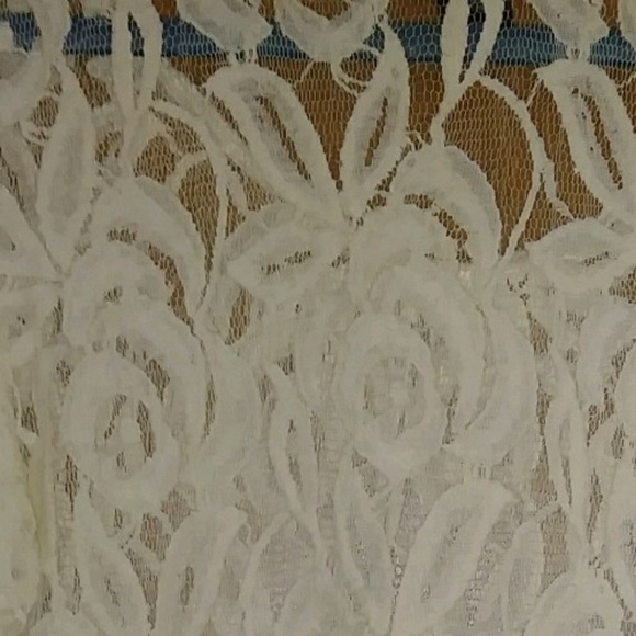 Adorable. Shear lace pullover top! - Picture 6 of 7